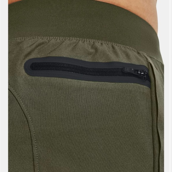 The Underarmour Unstoppable tapered pants size medium NWOT - Picture 6 of 12